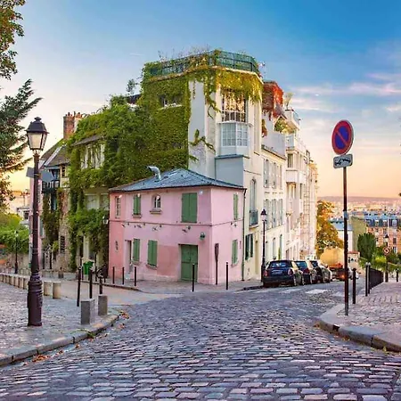 Apartment Dernier Etage A Montmartre *