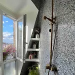 Dernier Etage A Montmartre